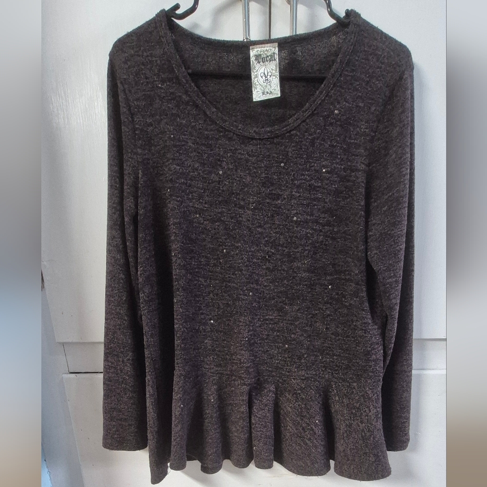 Vocal Womens Top Large Green Embellished Ruffle Hem Soft Knit Long Sleeve